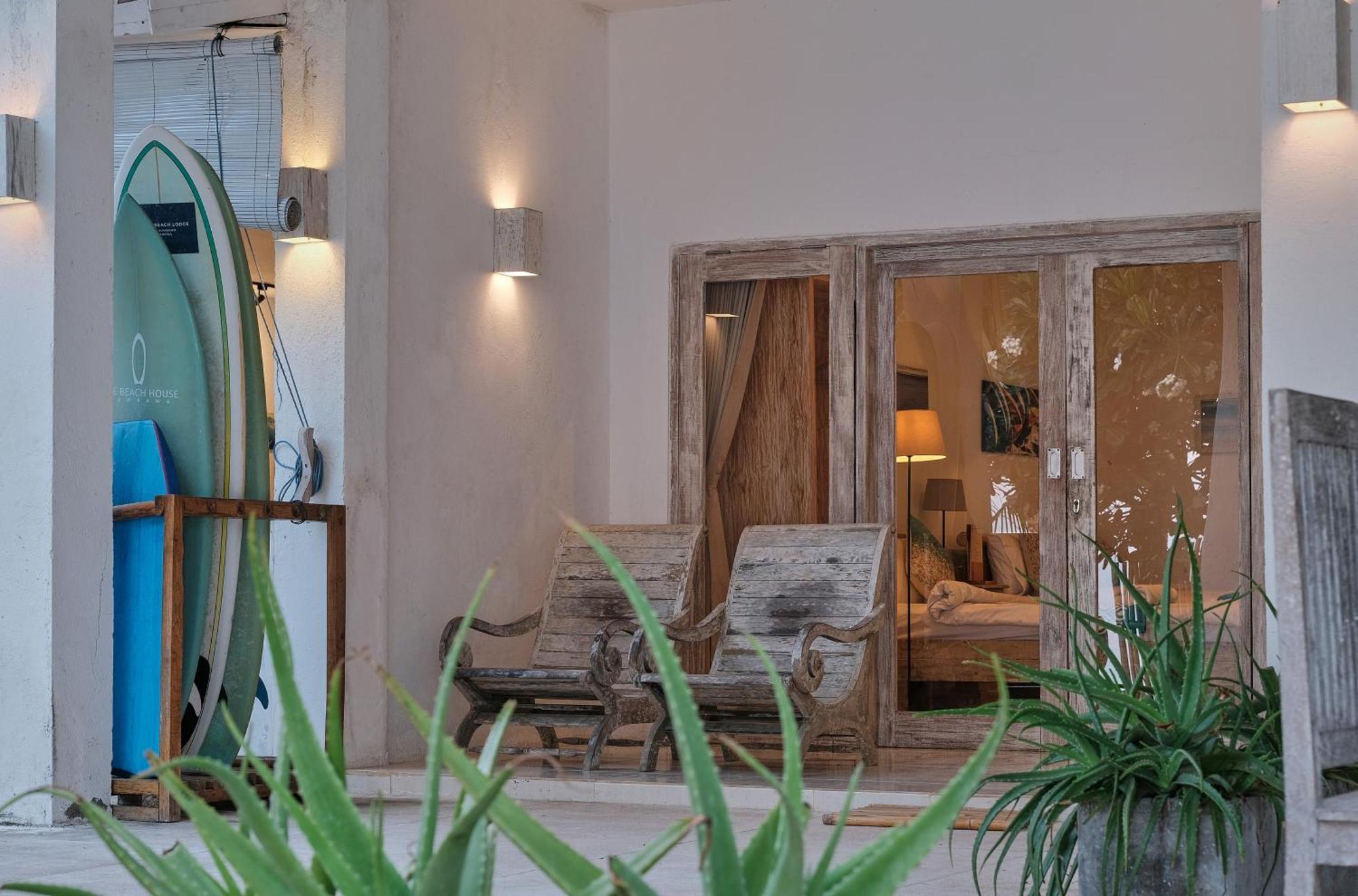 Myamo Beach Lodge Jereweh Exterior foto